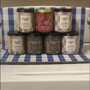 Bath and Body Works candles, never been used 😃 Sold as a set of 7.